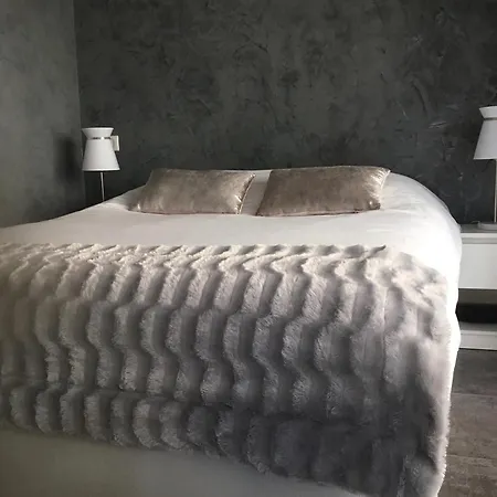 Διαμέρισμα Elegant F2 With Comforts In Center Of